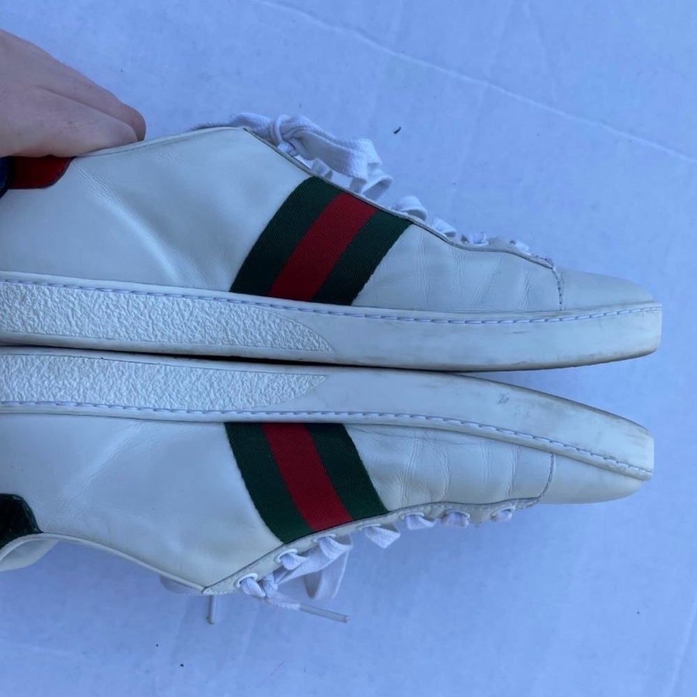 White GUCCI sneakers with embroidery flowers and bow. - Picture 3 of 8